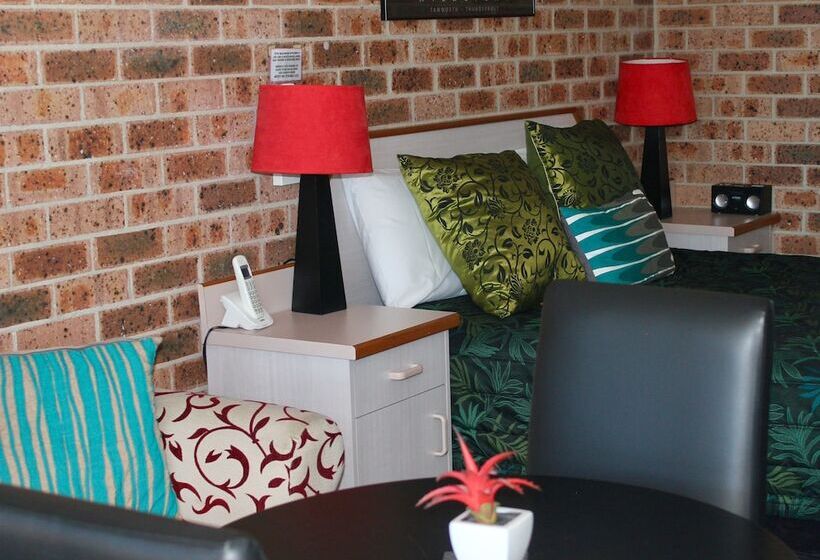 モーテル Town And Country Motor Inn