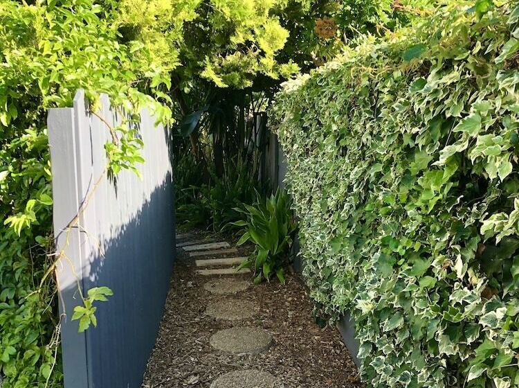 پانسیون Pelican Lodge Guesthouse