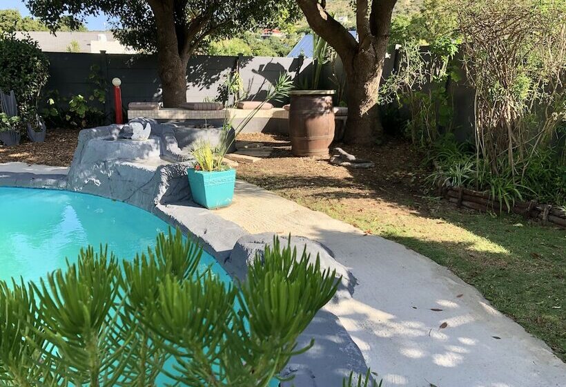 پانسیون Pelican Lodge Guesthouse