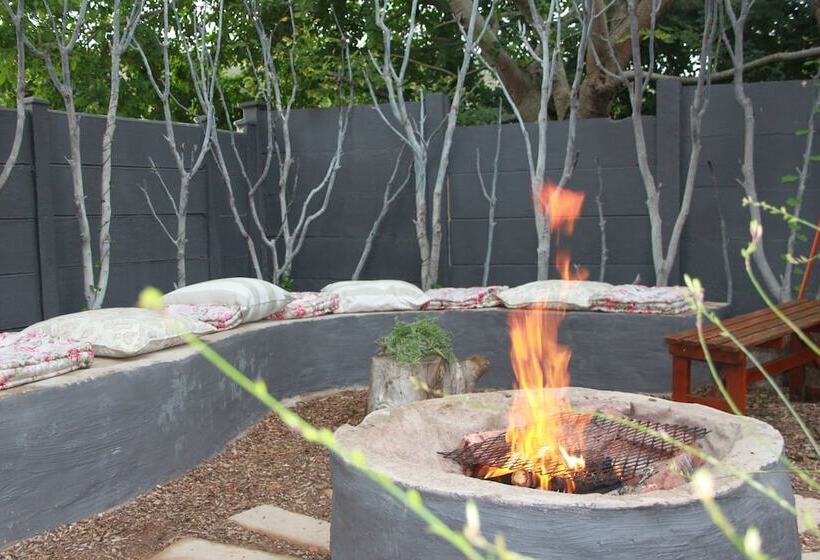 پانسیون Pelican Lodge Guesthouse