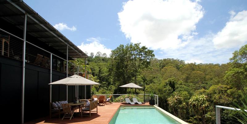 Phoenix Eumundi Bed & Breakfast