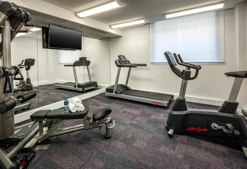 Quest Mounts Bay Road