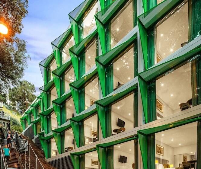 Quest Mounts Bay Road