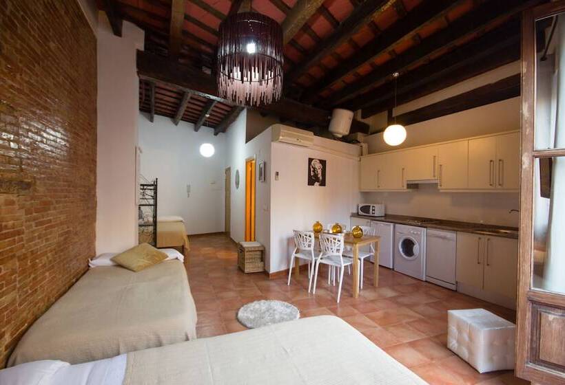 Royal Apartments By Hoom