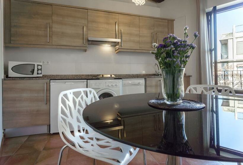 Royal Apartments By Hoom