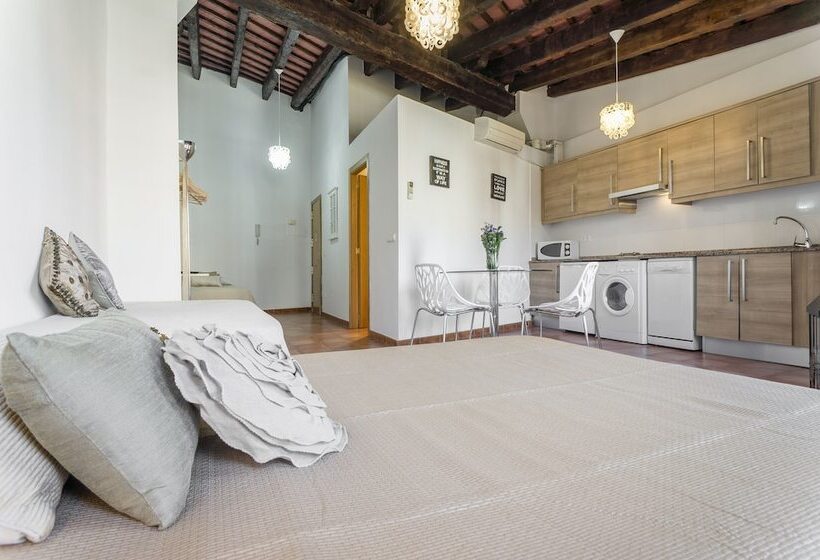 Royal Apartments By Hoom