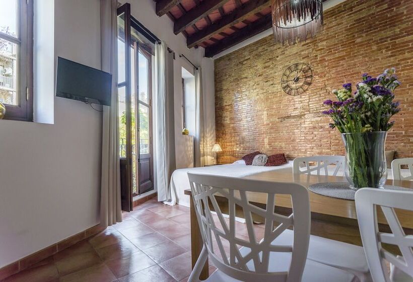 Royal Apartments By Hoom