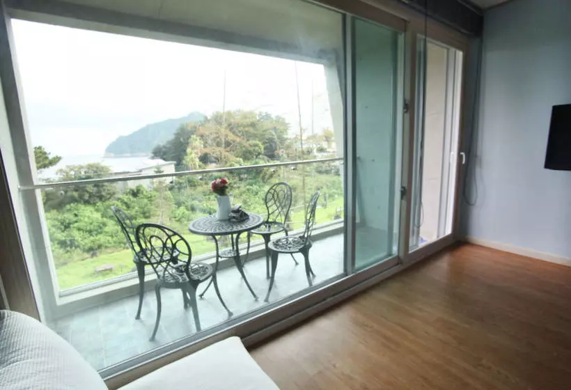 Badagaeso Pension Jeju