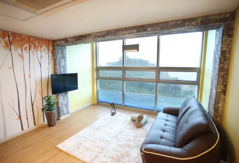 Badagaeso Pension Jeju