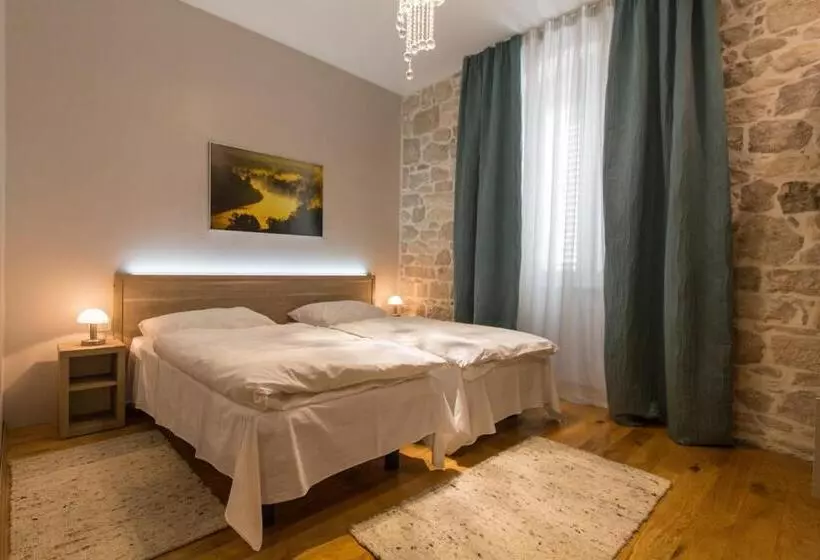 Tifani Luxury Rooms 2