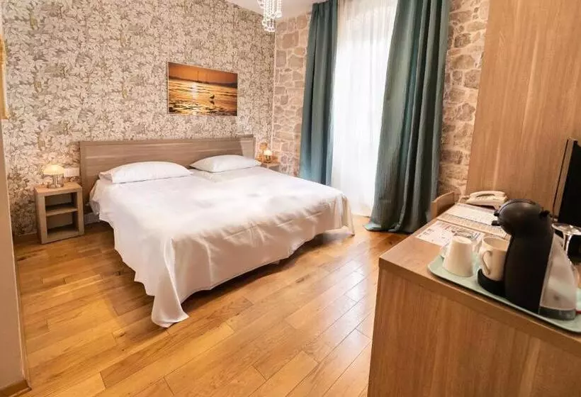 Tifani Luxury Rooms 2