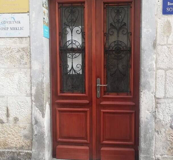 Tifani Luxury Rooms 2