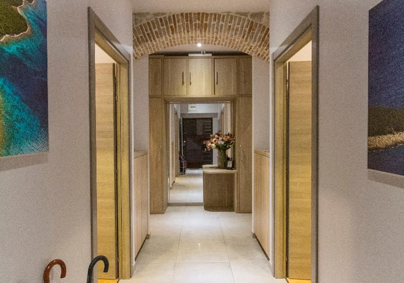 Tifani Luxury Rooms 2