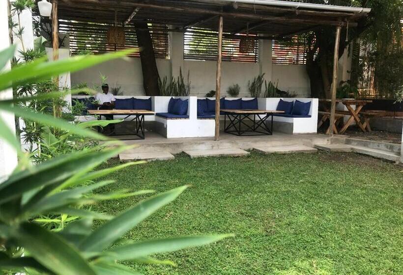 הוסטל Ingira House 16lda