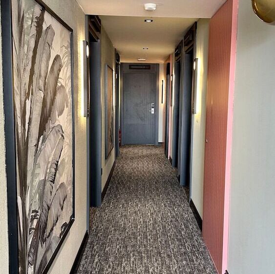 酒店 Just Inn City