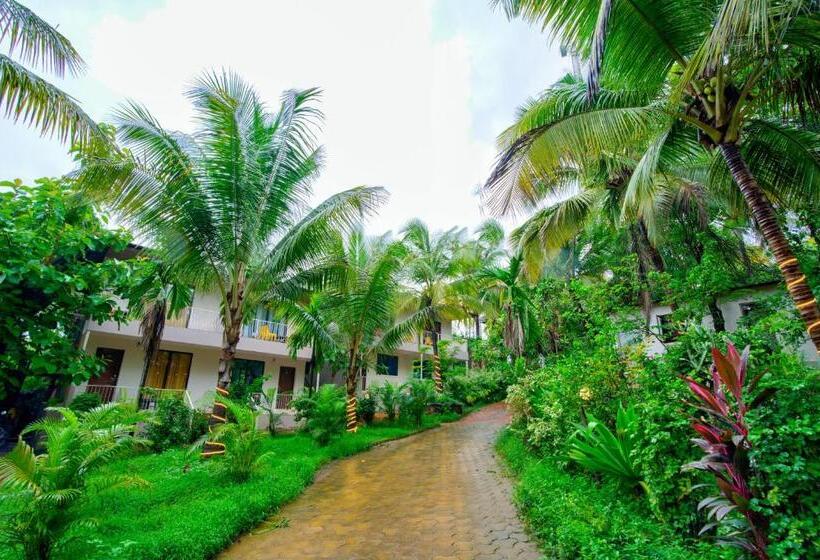 Отель La Station Resort Vagator