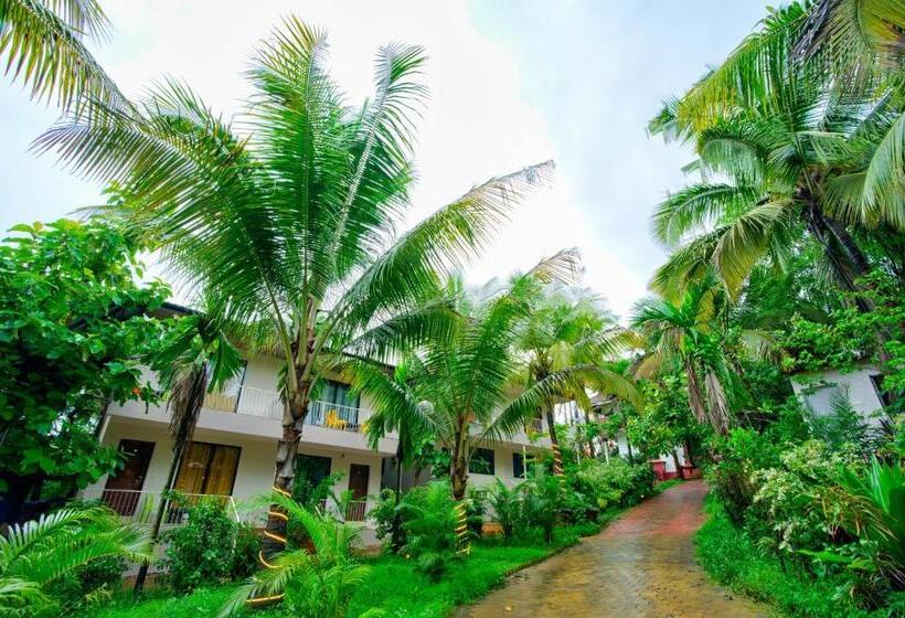 Отель La Station Resort Vagator