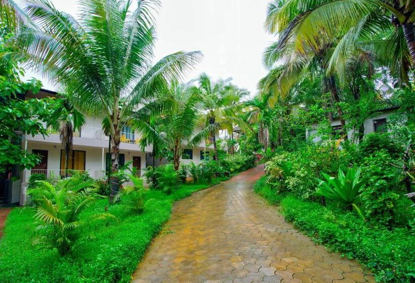 Отель La Station Resort Vagator