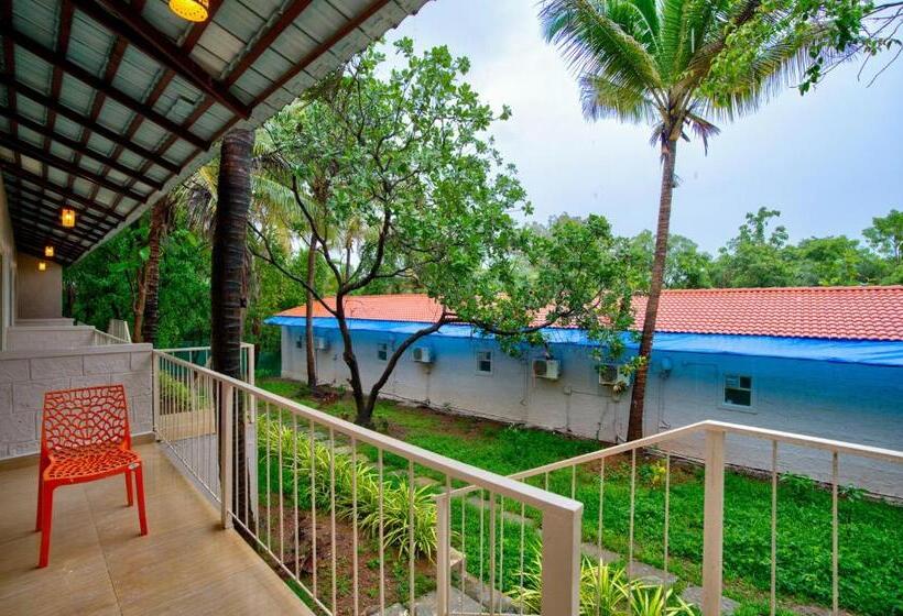 Отель La Station Resort Vagator