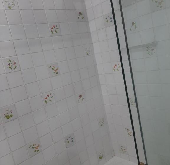 펜션 Quarto Privativo