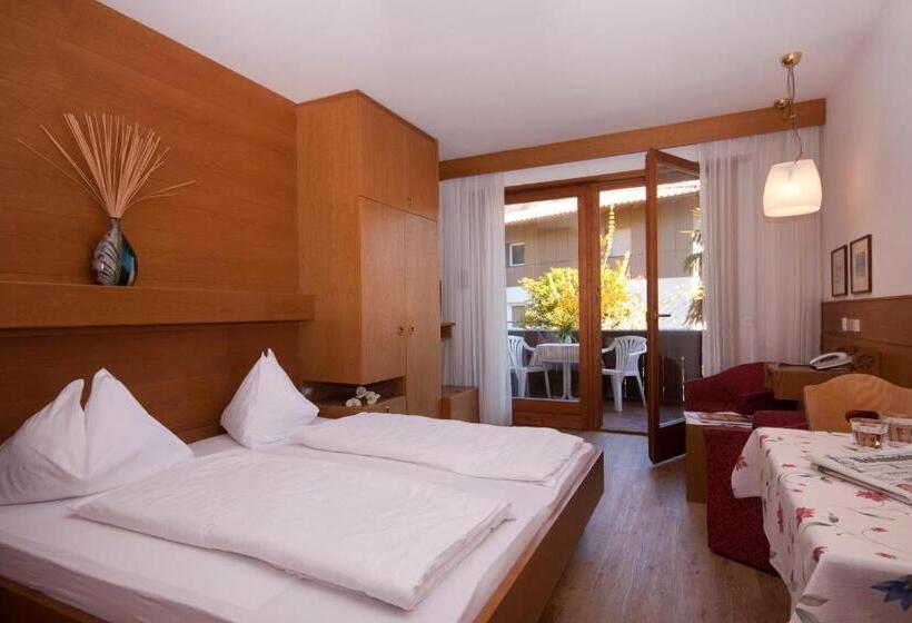 Ferienwohnungen St Hippolyt Mit Hallenbad