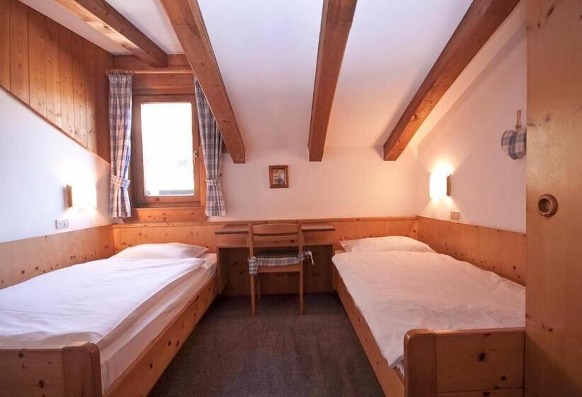 Ferienwohnungen St Hippolyt Mit Hallenbad