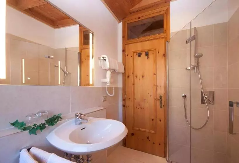 Ferienwohnungen St Hippolyt Mit Hallenbad