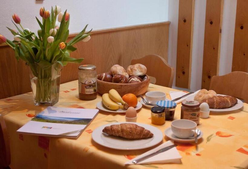 Ferienwohnungen St Hippolyt Mit Hallenbad