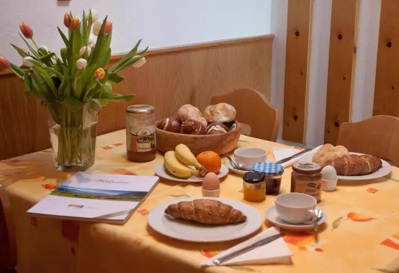 Ferienwohnungen St Hippolyt Mit Hallenbad