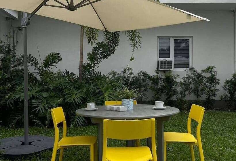 호텔 Emerald Manor