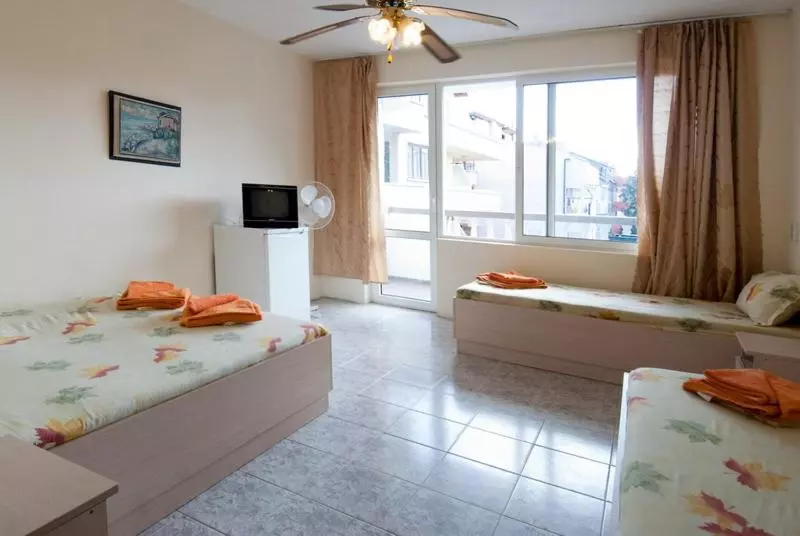پانسیون Guest Rooms Nia Elis Kiten