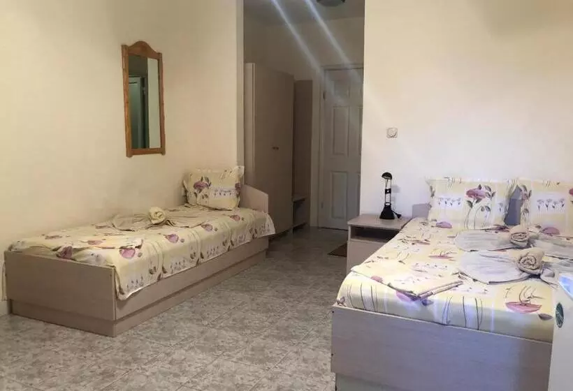 پانسیون Guest Rooms Nia Elis Kiten