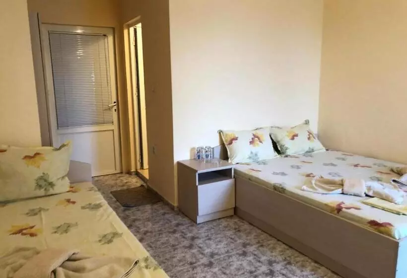 پانسیون Guest Rooms Nia Elis Kiten