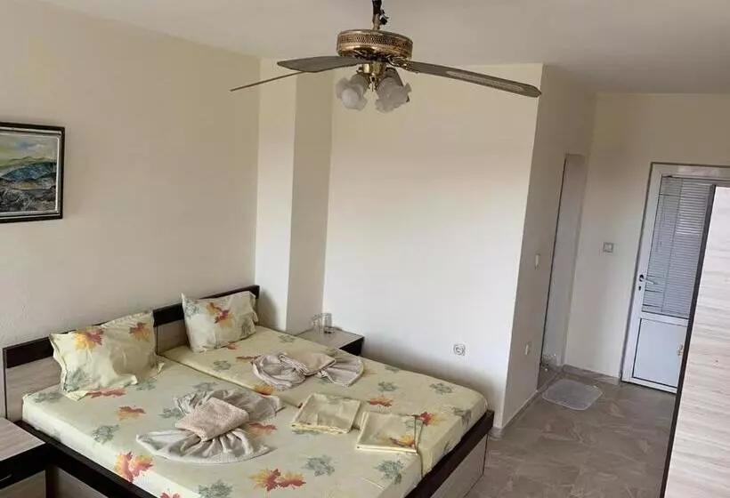 پانسیون Guest Rooms Nia Elis Kiten