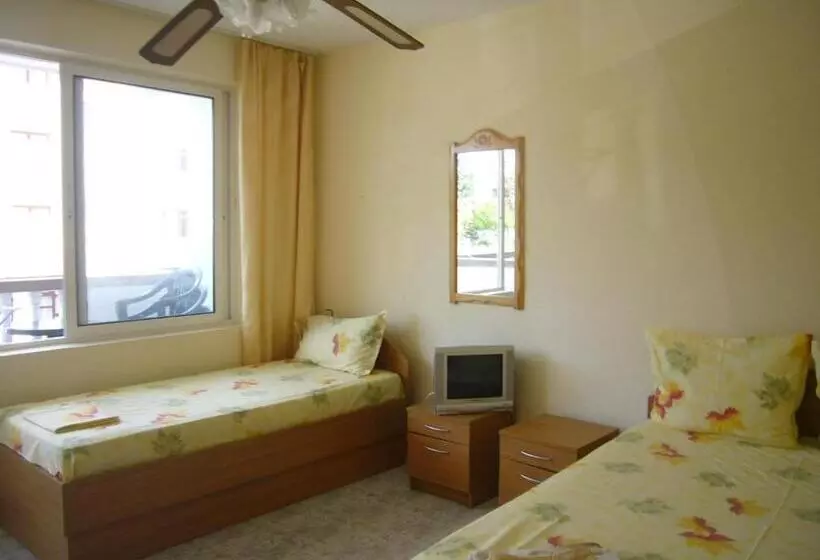 پانسیون Guest Rooms Nia Elis Kiten