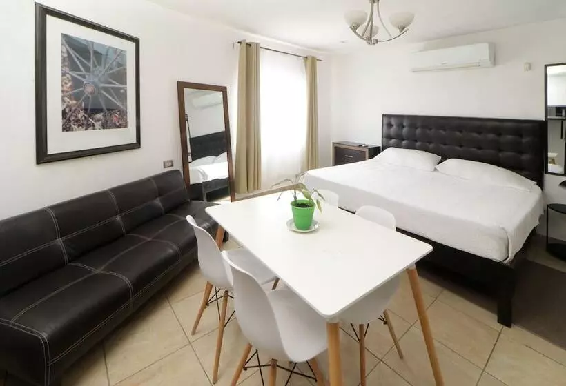 Aamiaismajoitus (B&B) Suites Apodaca