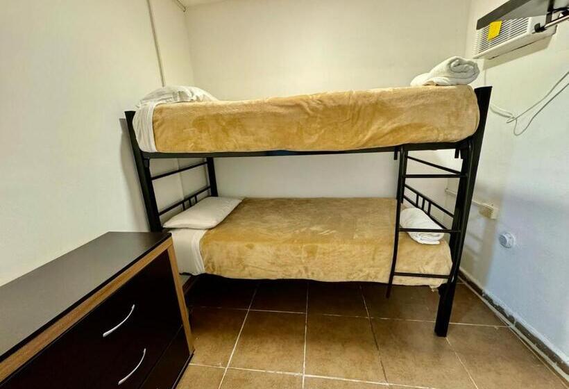 住宿加早餐  Suites Apodaca