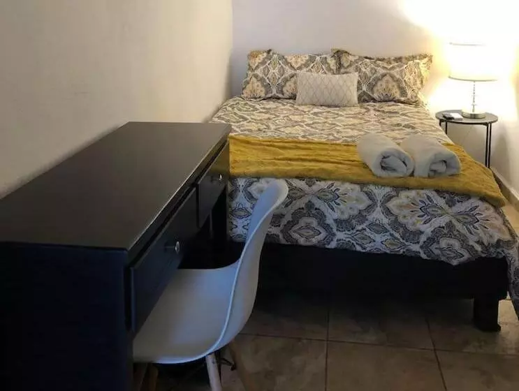 Aamiaismajoitus (B&B) Suites Apodaca