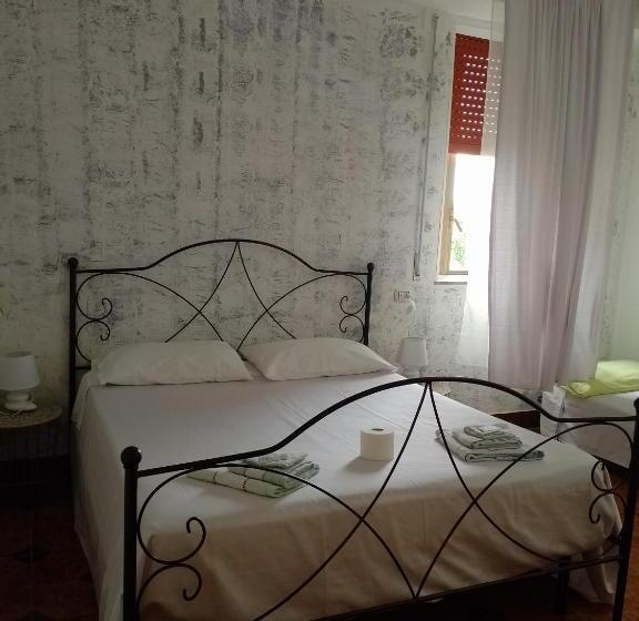 膳宿费 Guest House Santa Rosalia