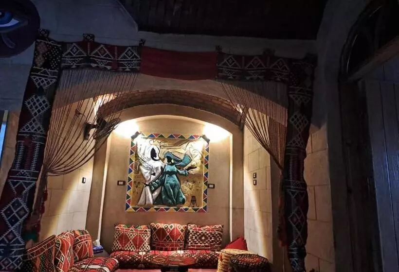 پانسیون Queen House