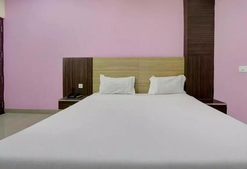 Spot On 43123 Hotel Ss Park