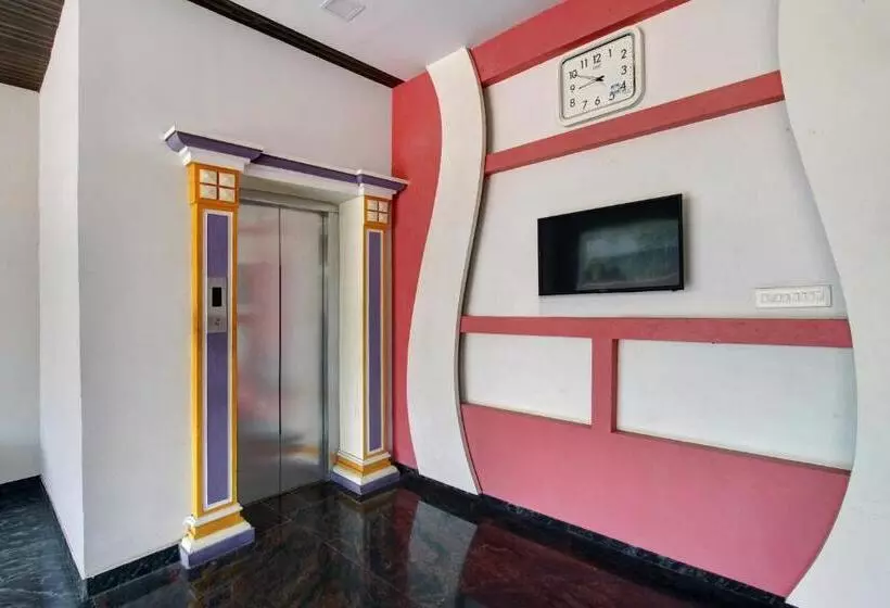 Spot On 43123 Hotel Ss Park