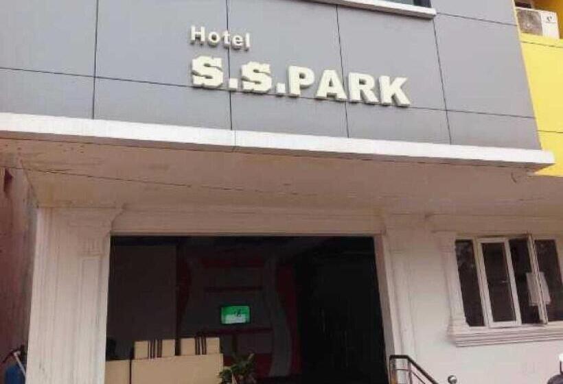 Spot On 43123 Hotel Ss Park