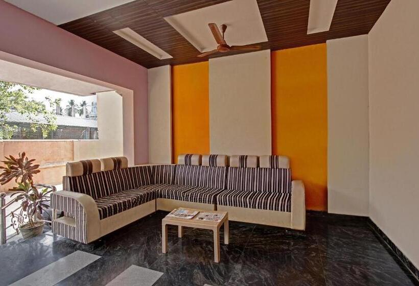 Spot On 43123 Hotel Ss Park