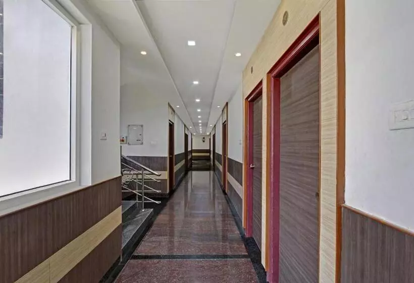 Spot On 43123 Hotel Ss Park