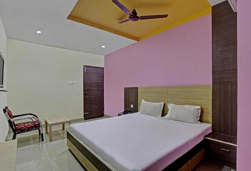 Spot On 43123 Hotel Ss Park