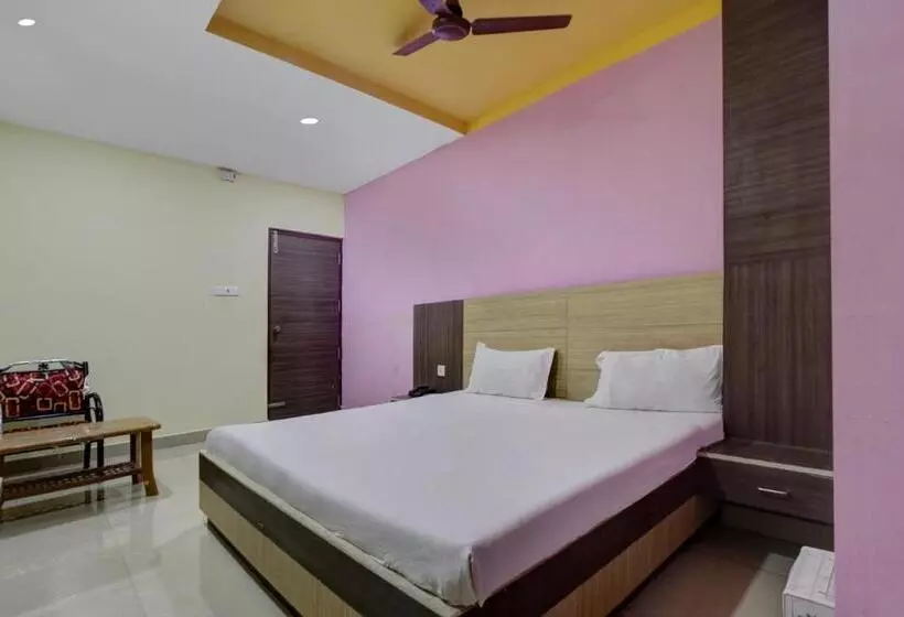 Spot On 43123 Hotel Ss Park