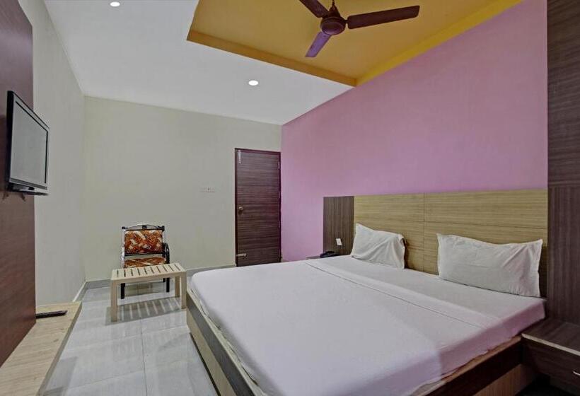 Spot On 43123 Hotel Ss Park