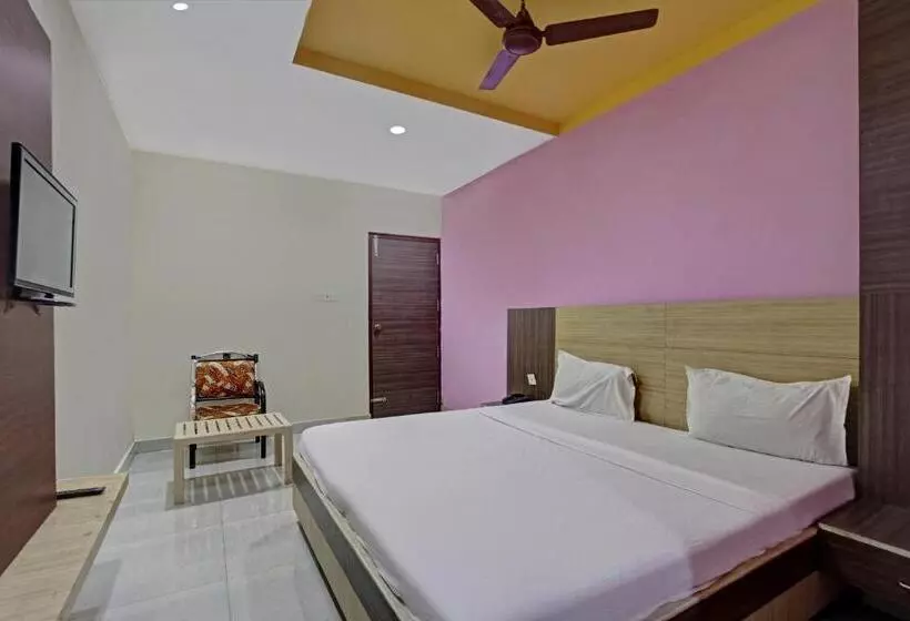 Spot On 43123 Hotel Ss Park