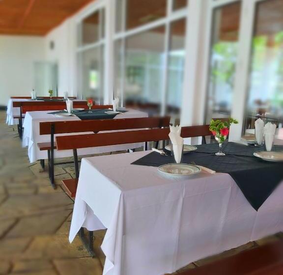 בית מלון כפרי хотел централ